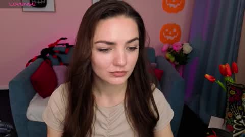 Ella online show from October 28, 2025, 9:39 pm