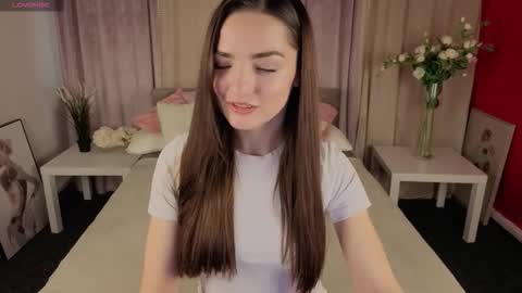 Ella online show from November 4, 2025, 3:00 pm