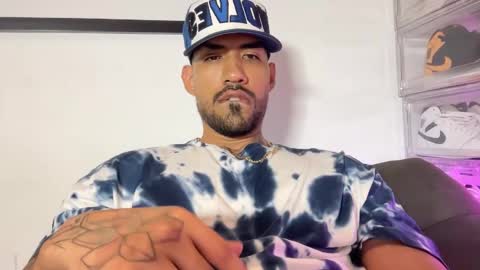 Myke esthetic online show from October 5, 2025, 1:37 am