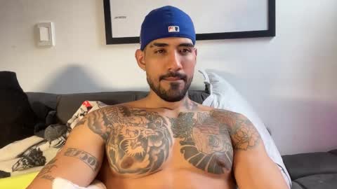 Myke esthetic online show from October 11, 2025, 8:18 pm