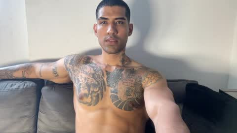 Snapshot of myke_esthetic chatting on April 19, 2026, 8:55 pm Myke esthetic online show from April 19, 2026, 8:55 pm