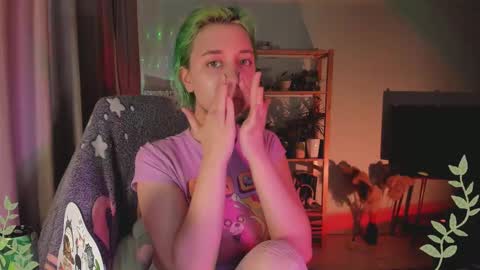 MylaFlores online show from March 9, 2025, 2:07 am