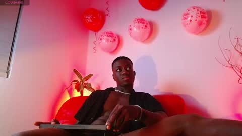 Mylo Wallace  online show from February 14, 2025, 11:53 pm