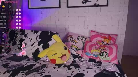 mynameisnikki_ online show from September 13, 2025, 5:40 am