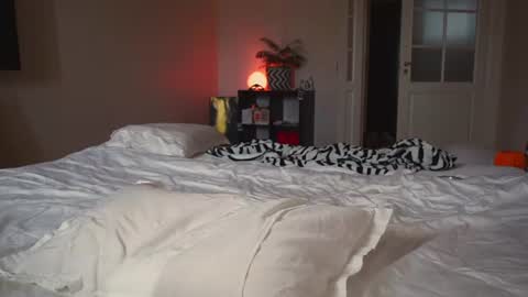 Snapshot of mynaughtynights chatting on July 8, 2026, 1:04 pm Sima online show from July 8, 2026, 1:04 pm