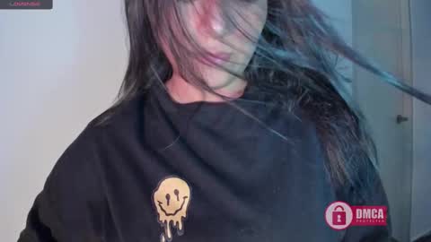 Snapshot of mypretty_isabella chatting on February 19, 2025, 7:06 am Bella online show from February 19, 2025, 7:06 am