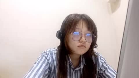 Chloe online show from October 20, 2025, 6:30 pm