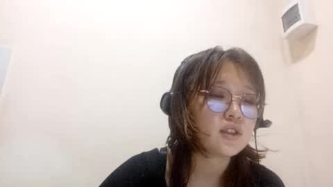 Chloe online show from October 23, 2025, 3:44 pm