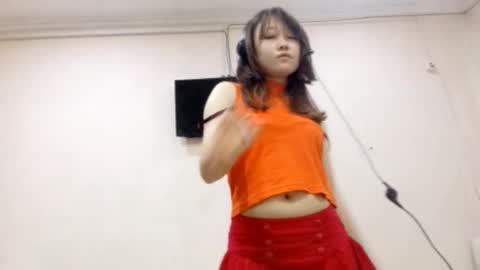 Chloe online show from October 31, 2025, 3:24 pm