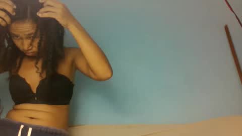 Snapshot of myriamee chatting on June 7, 2026, 8:29 am myriamee online show from June 7, 2026, 8:29 am