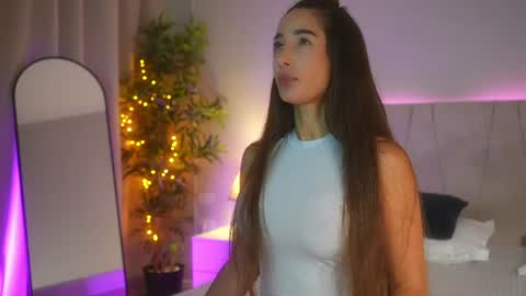 Snapshot of myriamfox_ chatting on July 18, 2026, 9:24 am Miryam online show from July 18, 2026, 9:24 am