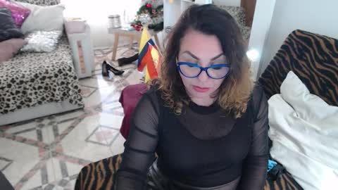 Snapshot of myrnasexxx chatting on December 13, 2025, 7:53 pm Myrna Sessions online show from December 13, 2025, 7:53 pm