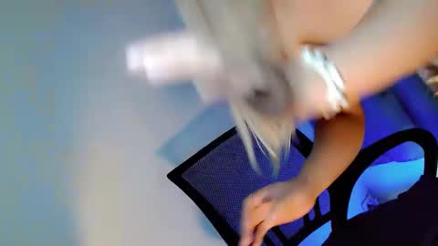 Snapshot of mysterious_kim chatting on February 10, 2026, 1:32 am kimmy online show from February 10, 2026, 1:32 am