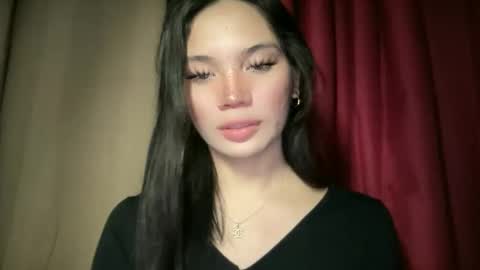 UR GIRL NEXTDOOR online show from February 4, 2026, 5:41 pm