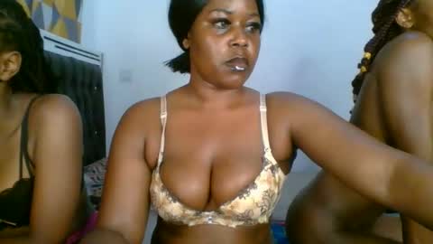 mystic_saucy online show from October 11, 2025, 5:33 pm