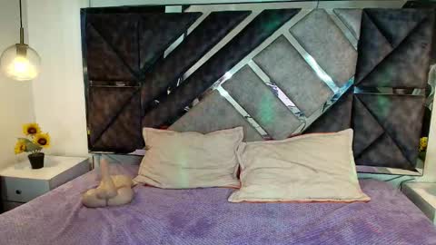 Mystic  online show from November 26, 2025, 7:04 pm