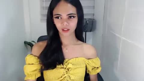 Snapshot of mysticofcum22 chatting on December 28, 2024, 1:08 am Krestine online show from December 28, 2024, 1:08 am