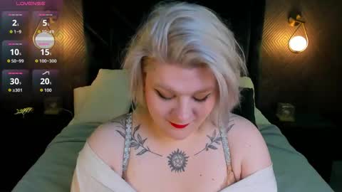 Snapshot of mystiica chatting on January 8, 2026, 7:54 am mystiica online show from January 8, 2026, 7:54 am