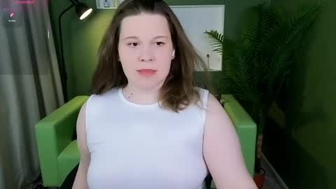 Snapshot of mystimerlina chatting on May 4, 2026, 6:20 am merlin online show from May 4, 2026, 6:20 am