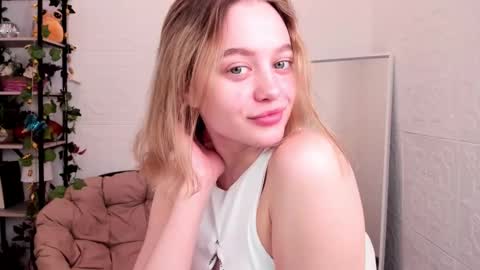 Snapshot of n0_nude chatting on December 14, 2024, 10:34 am Eva online show from December 14, 2024, 10:34 am