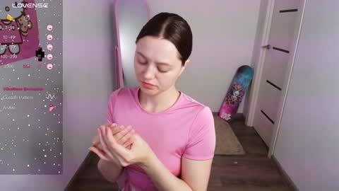 Snapshot of n0_nude chatting on October 7, 2025, 4:31 am Eva online show from October 7, 2025, 4:31 am