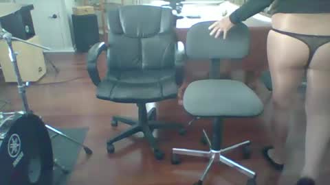 Snapshot of n2hosiery chatting on June 19, 2026, 8:01 pm n2hosiery online show from June 19, 2026, 8:01 pm