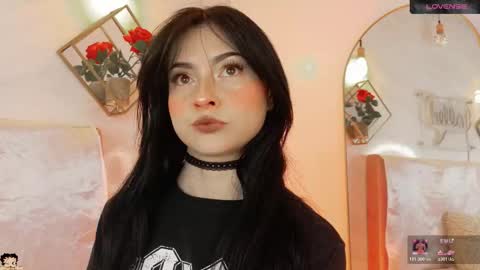 naamah_b online show from March 23, 2026, 2:32 pm