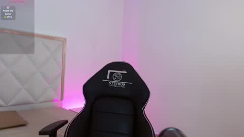 Snapshot of naanaky_tay chatting on October 22, 2025, 11:54 am TARA online show from October 22, 2025, 11:54 am