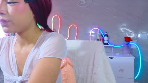 naaomi_cute online show from April 9, 2026, 9:53 pm