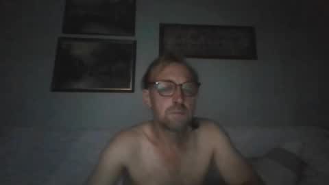 nachtigall25 online show from September 14, 2025, 11:48 pm