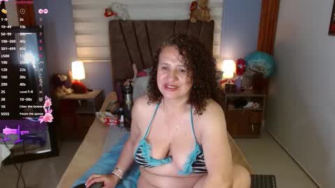 nadia_84 online show from October 15, 2025, 12:27 pm