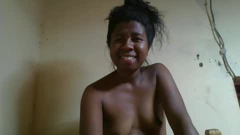 nadiasando online show from December 22, 2025, 6:27 pm