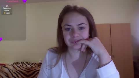 nadiiamorgun online show from December 8, 2024, 6:11 am