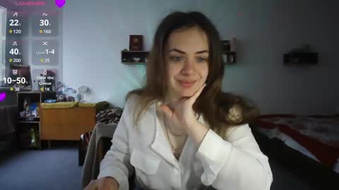nadiiamorgun online show from March 11, 2025, 6:10 am