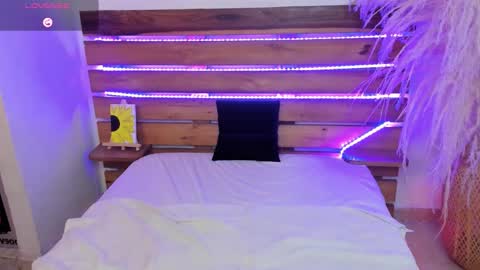 Snapshot of nadine_russo chatting on February 14, 2026, 1:02 am Nadine online show from February 14, 2026, 1:02 am