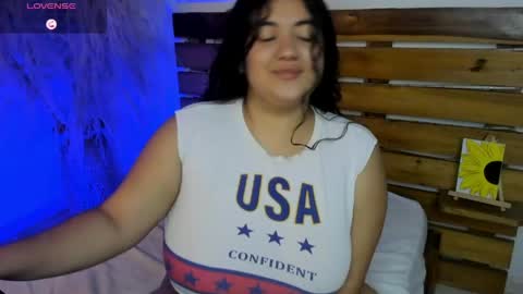 Snapshot of nadine_russo chatting on May 22, 2026, 10:37 pm Nadine online show from May 22, 2026, 10:37 pm