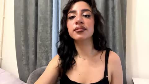 Snapshot of nadinevanni chatting on July 4, 2026, 4:13 pm Leya online show from July 4, 2026, 4:13 pm