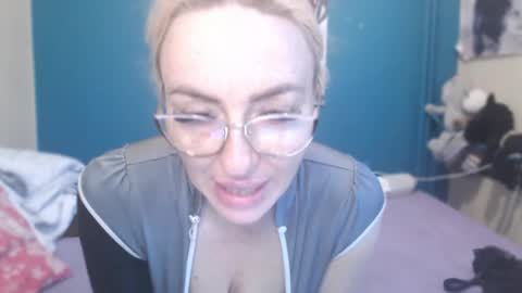 Snapshot of nadinnnea chatting on April 30, 2026, 7:58 am nadinnnea online show from April 30, 2026, 7:58 am