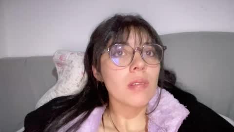 naduu__xx online show from January 8, 2025, 4:12 am