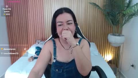 Snapshot of nahia_13 chatting on January 15, 2025, 2:46 pm N A H I A online show from January 15, 2025, 2:46 pm