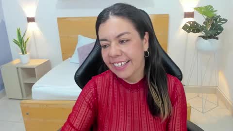 Snapshot of nahia_13 chatting on February 8, 2025, 6:01 am N A H I A online show from February 8, 2025, 6:01 am