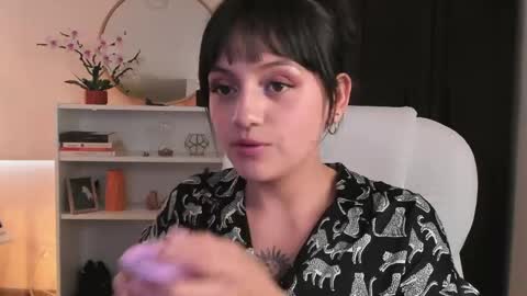 Nahia INDEPENDENT MODEL P online show from May 28, 2026, 10:29 pm
