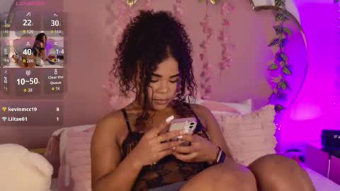 NahiaraReina  online show from March 21, 2026, 2:53 pm