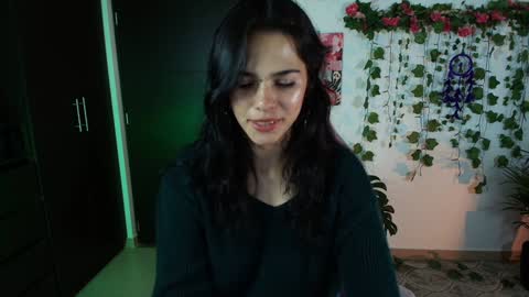 Snapshot of naho_4269 chatting on January 8, 2025, 1:32 am Naho Sigueme en mis Redes Sociales Follow me on my social networks online show from January 8, 2025, 1:32 am