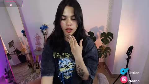 Snapshot of naho_4269 chatting on September 17, 2025, 1:40 am Naho Sigueme en mis Redes Sociales Follow me on my social networks online show from September 17, 2025, 1:40 am