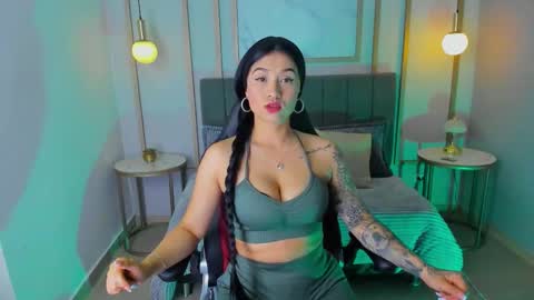 nahome_kuperth online show from October 12, 2025, 4:33 am