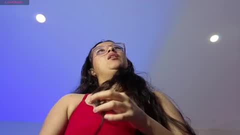 valeria online show from April 10, 2026, 11:42 pm