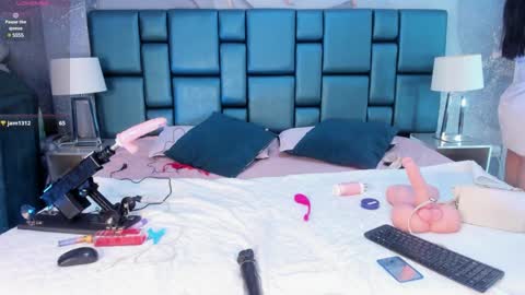 Nahomi online show from February 19, 2025, 10:53 pm