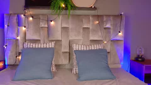  VICTORIA  online show from October 11, 2025, 7:56 pm