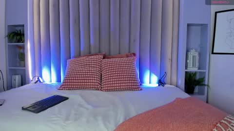 Snapshot of nahomicampbell_ chatting on February 11, 2026, 11:37 am VICTORIA online show from February 11, 2026, 11:37 am